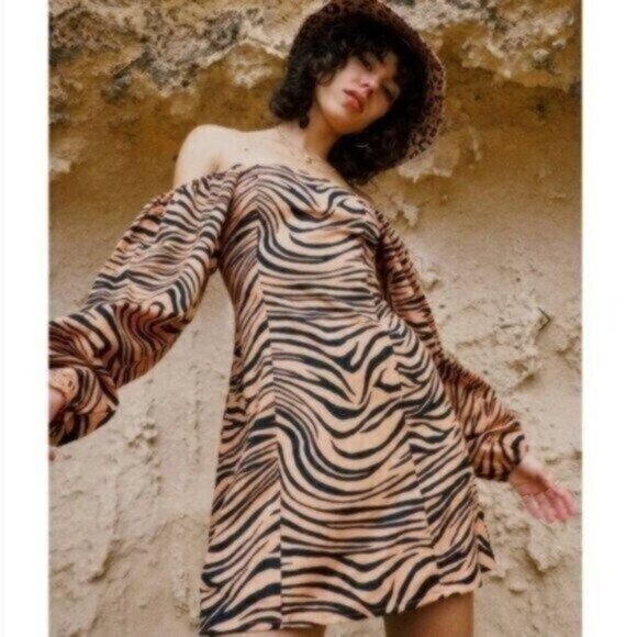 Billabong Desert Clay Tiger Feeling Flirty Dress - Picture 4 of 11